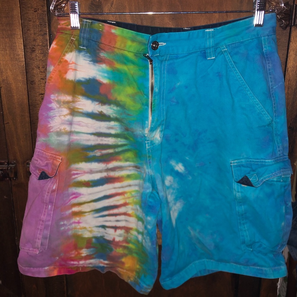 Tie dyed cargo shorts.